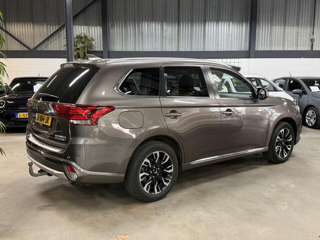 Mitsubishi OUTLANDER 2.0 PHEV Pure // Leer // Camera // Schuifdak