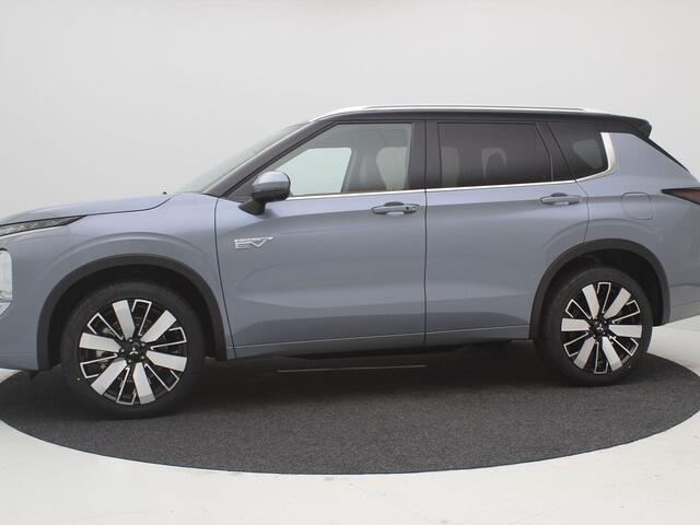 Mitsubishi OUTLANDER 2.4 PHEV Instyle+ /¤ 6.000,- Voordeel Op Nieuwprijs / Prijs is Rijklaar inclusief trekhaak / Elektrische Range 86 KM WLTP / 1600KG Trekgewicht / 8 Jaar Fabrieksgarantie / Two-Tone kleuren combinatie /