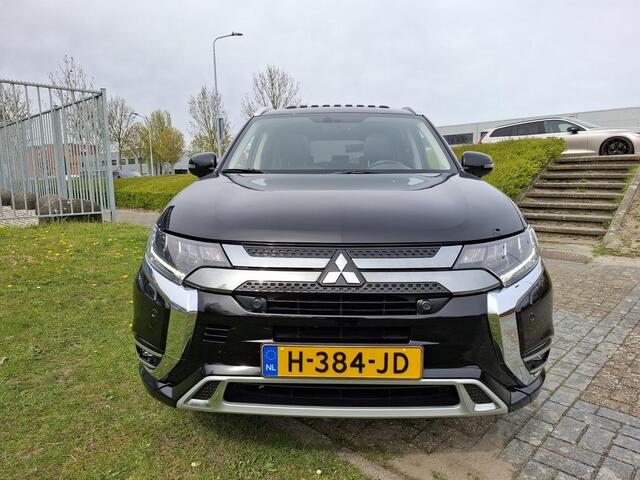 Mitsubishi OUTLANDER 2.4 PHEV Intense+ | Trekhaak | All seasons