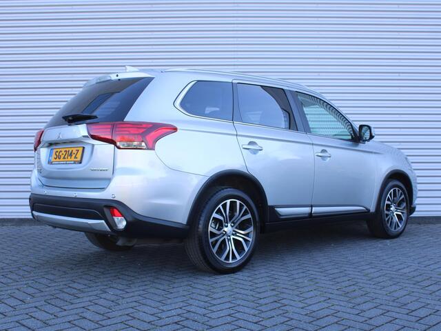 Mitsubishi OUTLANDER 2.0 Connect Pro | Stuur-/stoelverwarming | 360 Camera | Dodehoek detectie | Apple Carplay/Android Auto | LED | 18" LM |