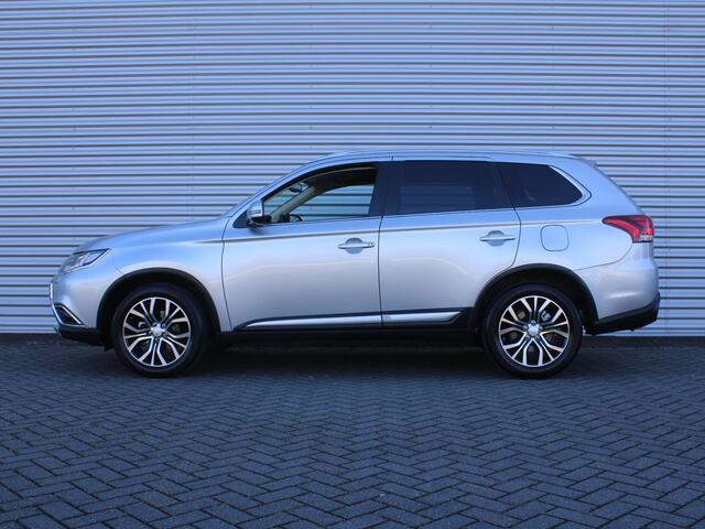 Mitsubishi OUTLANDER 2.0 Connect Pro | Stuur-/stoelverwarming | 360 Camera | Dodehoek detectie | Apple Carplay/Android Auto | LED | 18" LM |