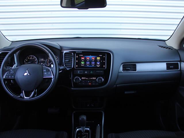 Mitsubishi OUTLANDER 2.0 Connect Pro | Stuur-/stoelverwarming | 360 Camera | Dodehoek detectie | Apple Carplay/Android Auto | LED | 18" LM |