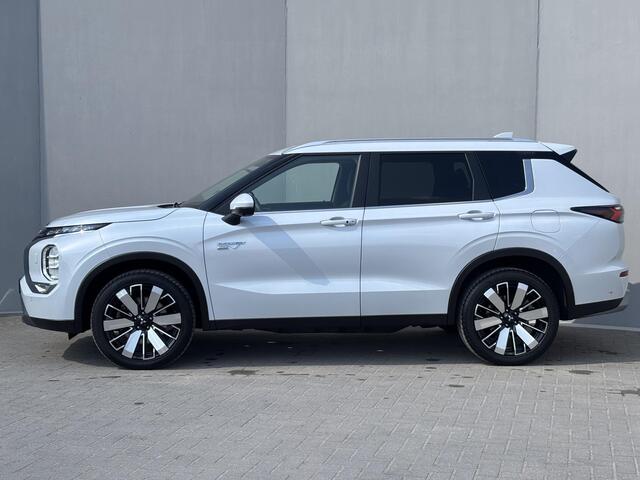 Mitsubishi OUTLANDER 2.4 PHEV Business Edition / 1600kg Trekgewicht / 8 jaar Garantie / Origineel NL Auto / Yamaha Audio Installatie / Navigatie/ Apple Carplay Android Auto / Stuur-& Stoelverwarming / 360 Camera / HUD / Elektrische Achterklep / PHEV AWD 4WD