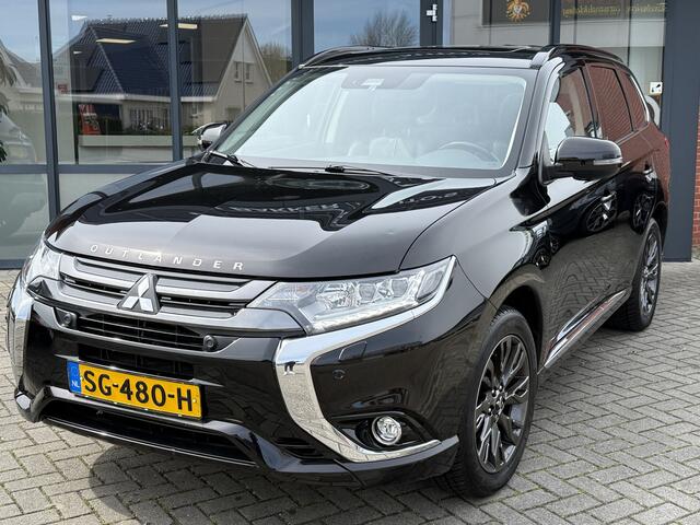 Mitsubishi OUTLANDER 2.0 PHEV S-Edition ? Leer ? Kanteldak ? Camera ? Trekhaak ?