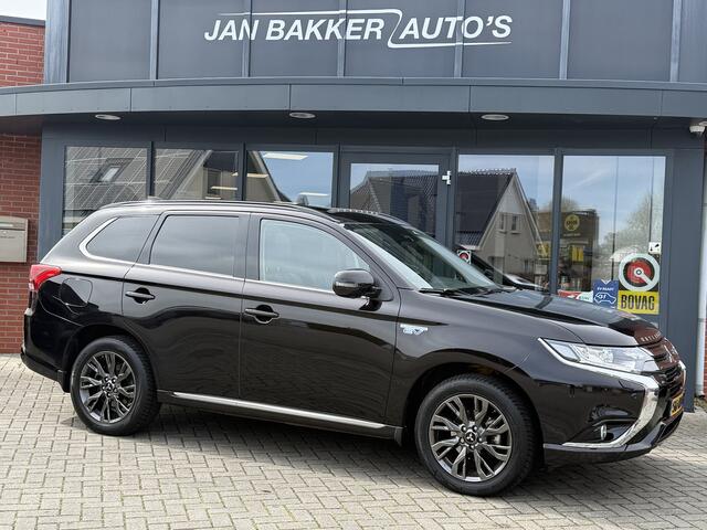 Mitsubishi OUTLANDER 2.0 PHEV S-Edition ? Leer ? Kanteldak ? Camera ? Trekhaak ?