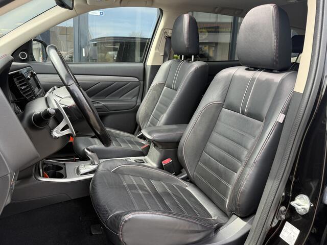 Mitsubishi OUTLANDER 2.0 PHEV S-Edition ? Leer ? Kanteldak ? Camera ? Trekhaak ?