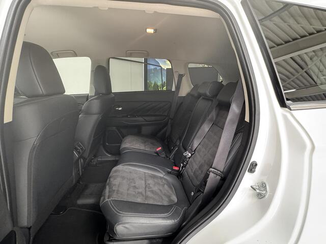 Mitsubishi OUTLANDER 2.4 PHEV Intense | Trekhaak | Achteruitrijcamera | Stoelverwarming | Cruise Control |