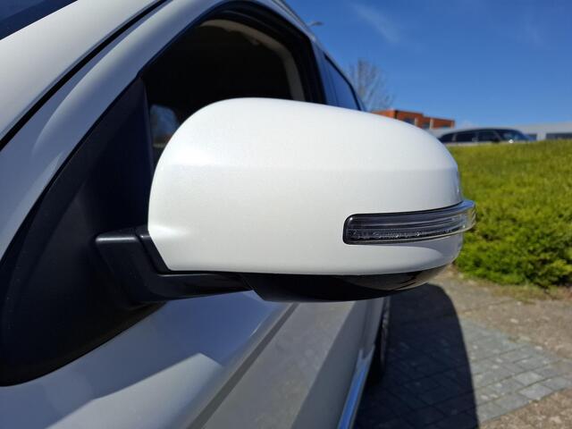 Mitsubishi OUTLANDER 2.4 PHEV Intense