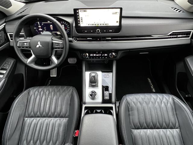 Mitsubishi OUTLANDER 2.4 PHEV Instyle 4WD S-AWC Automaat / Fabrieksgarantie tot 04-2033 / Leder / NL auto / Stoelventilatie / Stuur-, stoel- en achterbankverwarming / Navigatie / Elektrische stoelen en klep / HUD / Cam 360° / snelladen / 20" LM wielen /