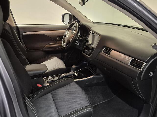 Mitsubishi OUTLANDER 2.0 Connect Pro Trekhaak | Stoel & stuurverwarming