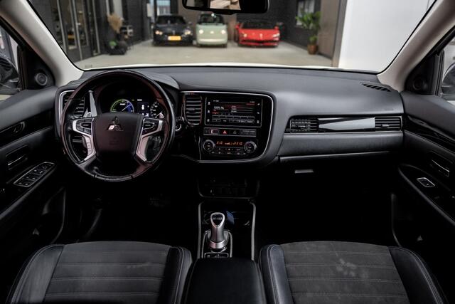 Mitsubishi OUTLANDER 2.4 PHEV Pure | Half Leer | Camera | Navi |