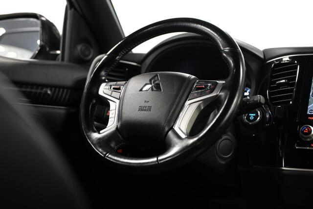 Mitsubishi OUTLANDER 2.4 PHEV Instyle | Schuif- kanteldak | Leer | Trekhaak