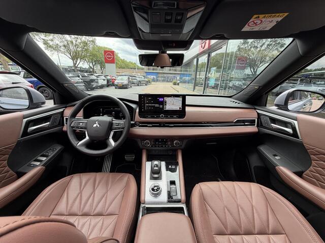 Mitsubishi OUTLANDER 2.4 PHEV Instyle+ | Leder | Panoramadak | Yamaha Premium | Adaptieve Cruise Control | Massagestoelen | FABRIEKSGARANTIE TOT 05-2033!