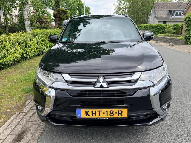 Mitsubishi OUTLANDER 2.0 150PK 7P. AutomaatoPanooCamera