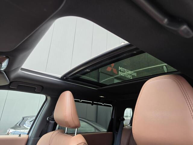 Mitsubishi OUTLANDER 2.4 PHEV Instyle+ | Trekhaak | Open dak | Elektrische Achterklep |