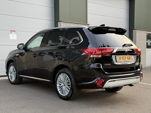 Mitsubishi OUTLANDER 2.4 PHEV Pure Nap Carplay Keyless Camera Trekhaak Cruise Clima Nav