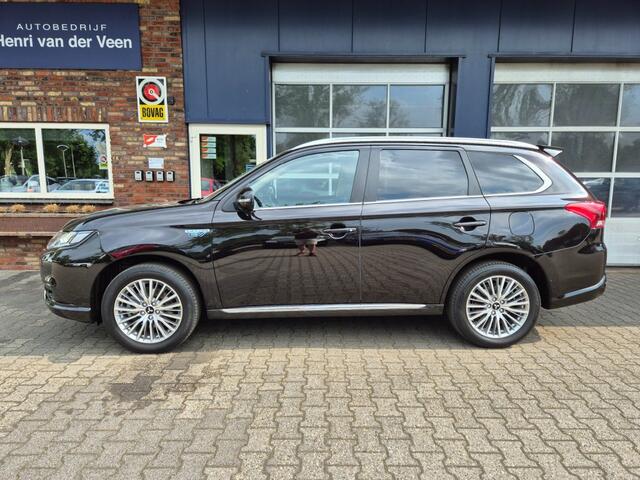 Mitsubishi OUTLANDER 2.4 PHEV INTENSE+, Trekhaak, Carplay, 360 Camera, Zonnedak, Elektrische Achterklep, ALL IN Prijs!