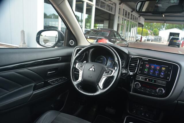 Mitsubishi OUTLANDER 2.4 PHEV Intense+ | Navigatie | Clima | Leer | Stoelverwarming | LED Verlichting | NL auto!! |
