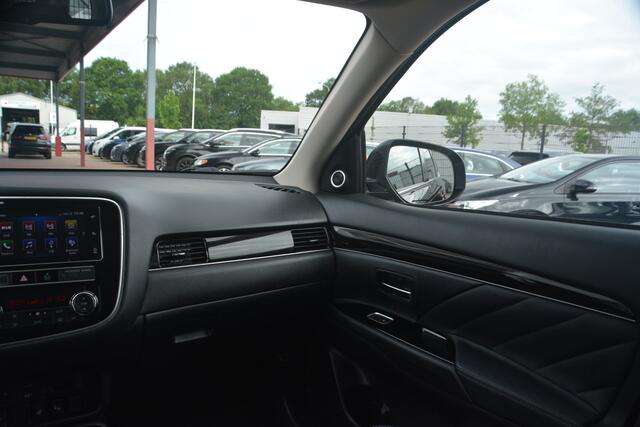 Mitsubishi OUTLANDER 2.4 PHEV Intense+ | Navigatie | Clima | Leer | Stoelverwarming | LED Verlichting | NL auto!! |