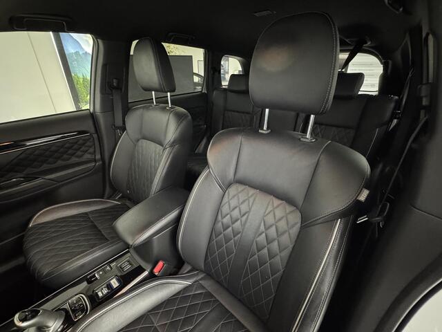 Mitsubishi OUTLANDER 2.4 PHEV Intense | Navigatie | 360° Camera | Stoelverwarming | Leder |
