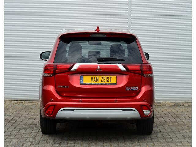 Mitsubishi OUTLANDER PHEV 2.4 INSTYLE 4WD | PLUG IN HYBRID | V2H | SOH % | LEER | LDW | CRUISE | CLIMATE | PDC | CAMERA | ELEKTR. ACHTERKLEP | FABRIEKSGARANTIE TOT 04-03-2027* | ALL IN RIJKLAARPRIJS