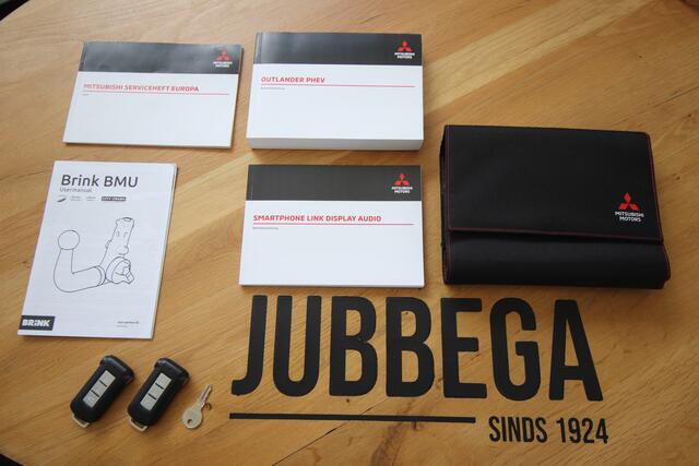 Mitsubishi OUTLANDER 2.4 PHEV Instyle Opendak, Adaptive cruise, Dealer Onderhouden, Trekhaak