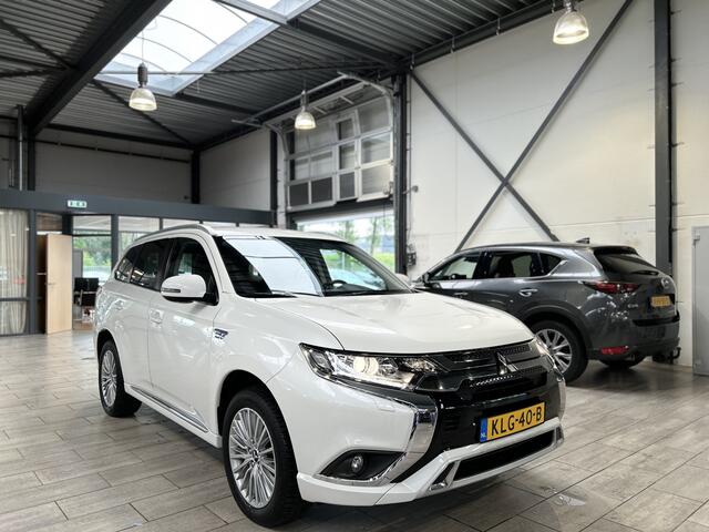 Mitsubishi OUTLANDER 2.4 PHEV 240pk Intense | Trekhaak | Cruise control | Elektrisch verstelbare stoel | Stoelverwarming | All-season banden |