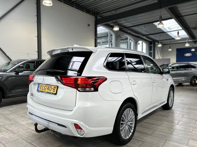 Mitsubishi OUTLANDER 2.4 PHEV 240pk Intense | Trekhaak | Cruise control | Elektrisch verstelbare stoel | Stoelverwarming | All-season banden |