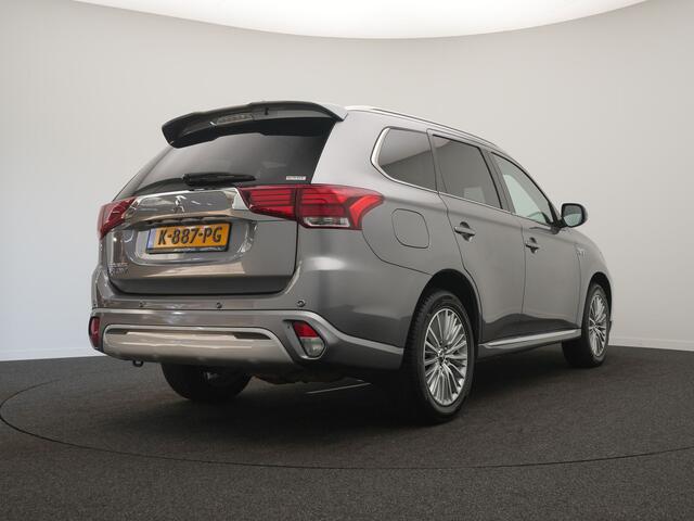 Mitsubishi OUTLANDER 2.4 PHEV Pure+ - RIJKLAARPRIJS - All Seasonbanden - Achteruitrijcamera - Adaptive Cruise Control - Stoel- en Stuurverwarming!