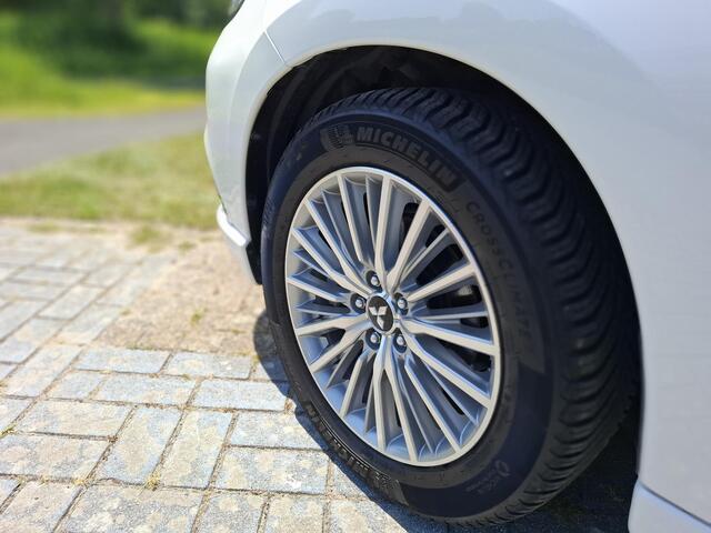 Mitsubishi OUTLANDER 2.4 PHEV Instyle Apple Carplay & Android auto | Stuur- en Stoelverwarming