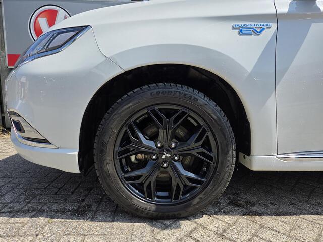 Mitsubishi OUTLANDER 2.4 PHEV Instyle 18"/Trekhaak/LED/Leder/Stoel + stuurverwarming/Dodehoek/PDC v+a/360 Camera/Apple Carplay & Android Auto