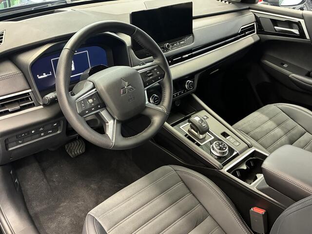 Mitsubishi OUTLANDER 2.4 PHEV First Edition NIEUW UIT VOORRAAD LEVERBAAR | 2-zone Climate Control | Adaptieve Cruise Control | Parkeersensoren voor- en achter (8) | 20" lichtmetalen velgen | Blind Spot Warning | Apple CarPlay & Android Auto | Synthetisch lederen bekleding | 8