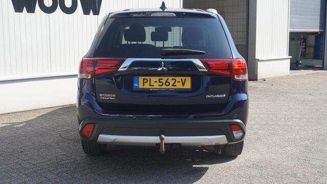 Mitsubishi OUTLANDER 2.0 Executive Edition | 7-Persoons | Afn. Trekhaak Dealeronderhouden