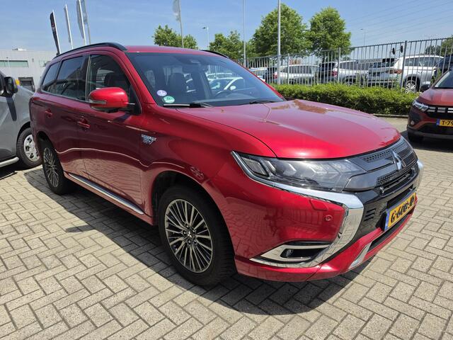 Mitsubishi OUTLANDER 2.4 PHEV S-Edition | Leer | Open dak | Navigatie |