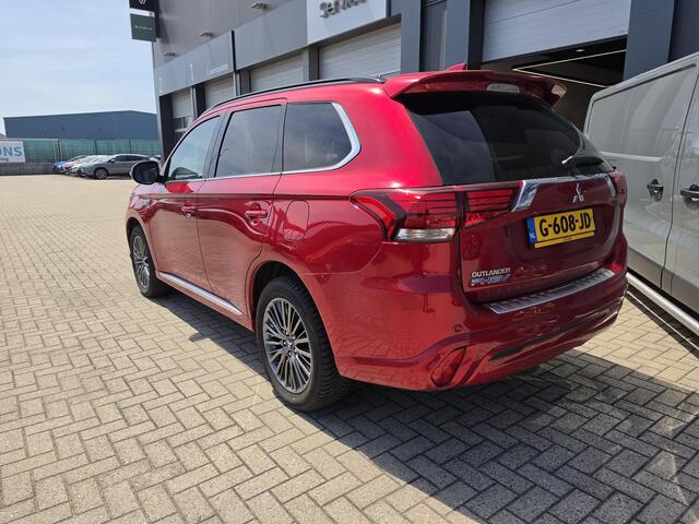 Mitsubishi OUTLANDER 2.4 PHEV S-Edition | Leer | Open dak | Navigatie |