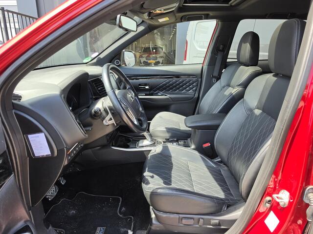 Mitsubishi OUTLANDER 2.4 PHEV S-Edition | Leer | Open dak | Navigatie |