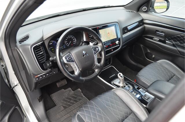 Mitsubishi OUTLANDER PHEV 2.4 INSTYLE 4WD | PLUG IN HYBRID | V2H | SOH 75% | FULL OPTIONS | LEDER | SCHUIFDAK | ADAPTIEF CRUISE | ALL SEASON BANDEN | FABRIEKSGARANTIE TOT 09-06-2029* | ALL IN RIJKLAARPRIJS