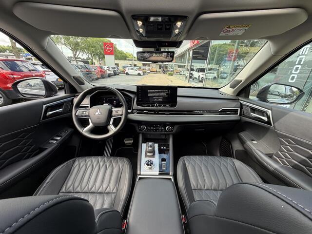 Mitsubishi OUTLANDER 2.4 PHEV Instyle 306PK | Leder | YAMAHA | Panoramadak | Stoel- en stuurverwarming | 1ste eigenaar | FABRIEKSGARANTIE TOT 04-2033!
