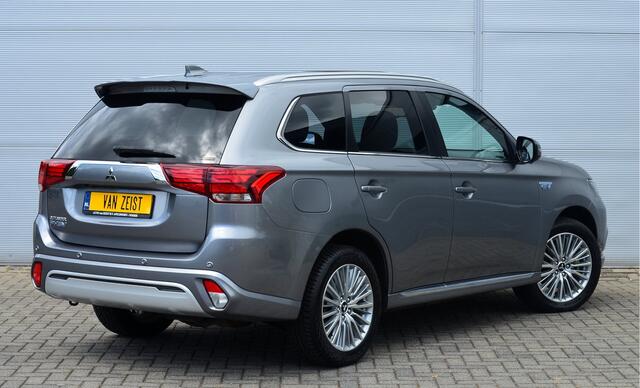 Mitsubishi OUTLANDER PHEV 2.4 INSTYLE 4WD | PLUG IN HYBRID | V2H | SOH % | FULL OPTIONS | SCHUIFDAK | ADAPTIEF CRUISE | ALL SEASON BANDEN | FABRIEKSGARANTIE TOT 23-12-2029* | ALL IN RIJKLAARPRIJS