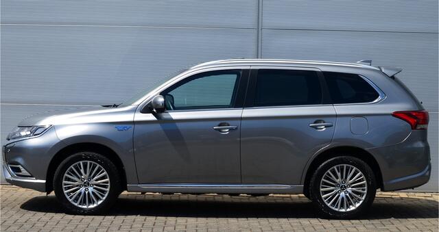 Mitsubishi OUTLANDER PHEV 2.4 INSTYLE 4WD | PLUG IN HYBRID | V2H | SOH % | FULL OPTIONS | SCHUIFDAK | ADAPTIEF CRUISE | ALL SEASON BANDEN | FABRIEKSGARANTIE TOT 23-12-2029* | ALL IN RIJKLAARPRIJS