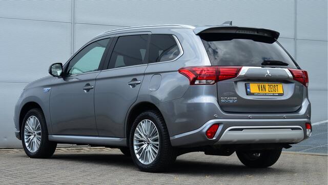 Mitsubishi OUTLANDER PHEV 2.4 INSTYLE 4WD | PLUG IN HYBRID | V2H | SOH % | FULL OPTIONS | SCHUIFDAK | ADAPTIEF CRUISE | ALL SEASON BANDEN | FABRIEKSGARANTIE TOT 23-12-2029* | ALL IN RIJKLAARPRIJS