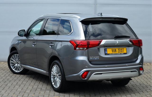 Mitsubishi OUTLANDER PHEV 2.4 INSTYLE 4WD | PLUG IN HYBRID | V2H | SOH % | FULL OPTIONS | SCHUIFDAK | ADAPTIEF CRUISE | ALL SEASON BANDEN | FABRIEKSGARANTIE TOT 23-12-2029* | ALL IN RIJKLAARPRIJS