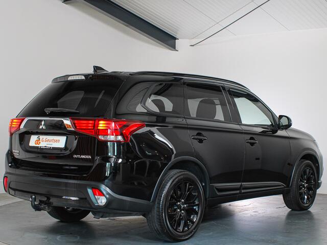 Mitsubishi OUTLANDER 2.0 Instyle 7-Persoons Schuifkanteldak, Trekhaak, LED, Cruise Control