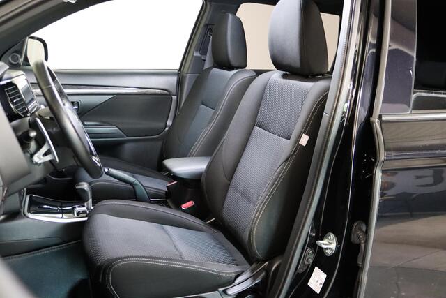 Mitsubishi OUTLANDER 2.0 Instyle 7-Persoons Schuifkanteldak, Trekhaak, LED, Cruise Control