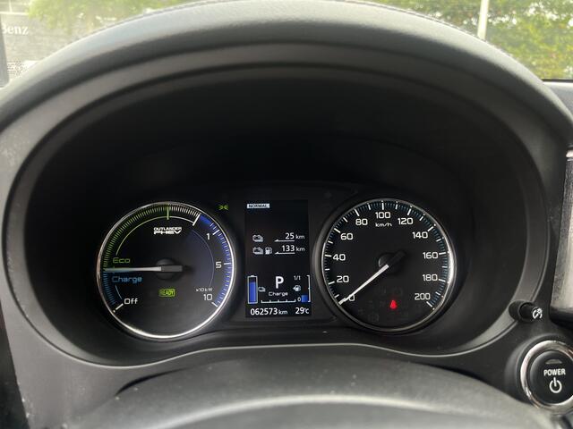Mitsubishi OUTLANDER 2.4 PHEV 4WD Pure+ 240PK!! // AFN. TREKHAAK // KEYLESS // CAMERA+SENSOREN // CLIMA // STOELVERWARMING // APPLE-ANDROID AUTO //
