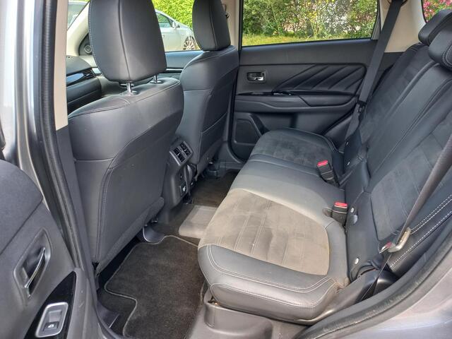 Mitsubishi OUTLANDER 2.4 PHEV S-Edition