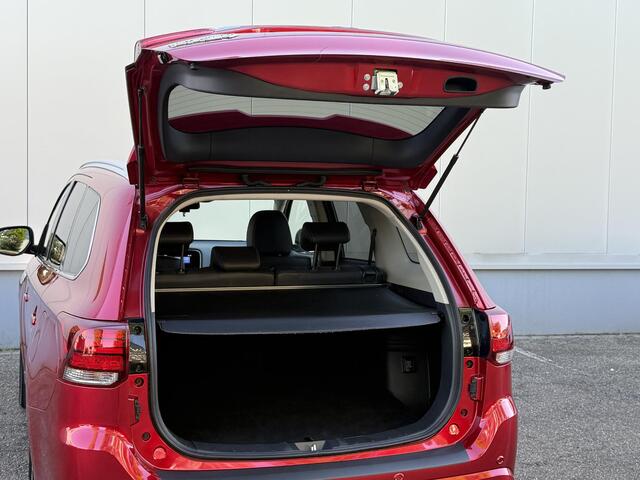 Mitsubishi OUTLANDER 2.4 PHEV Intense S Automaat Plug In Hybrid Leder Alcantara Apple Carplay Camera LED Keyless 18 Inch