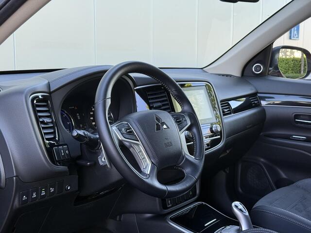 Mitsubishi OUTLANDER 2.4 PHEV Intense S Automaat Plug In Hybrid Leder Alcantara Apple Carplay Camera LED Keyless 18 Inch