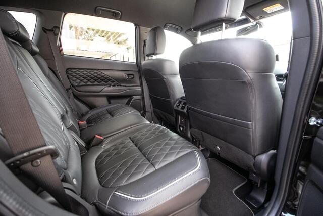 Mitsubishi OUTLANDER 2.4 PHEV Intense - Dealerond. | Leder | Stoel/stuurverw. | 360 cam.