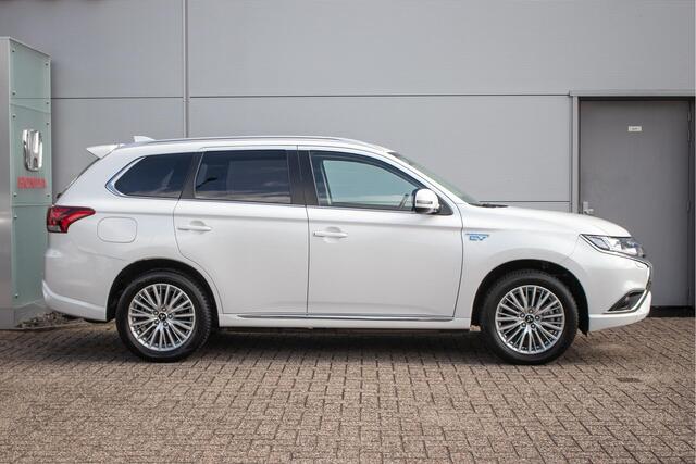 Mitsubishi OUTLANDER 2.4 PHEV Intense+ -Afn. trekhaak | Elec. stoel | Nav | Stoelverw. | Cam